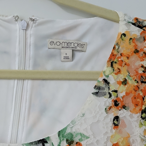 Eva Mendes White Lace Business Professional Dress - Picture 3 of 5